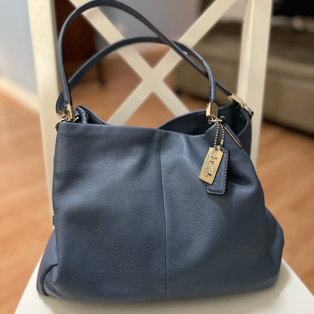 Coach shoulder bag, like new condition